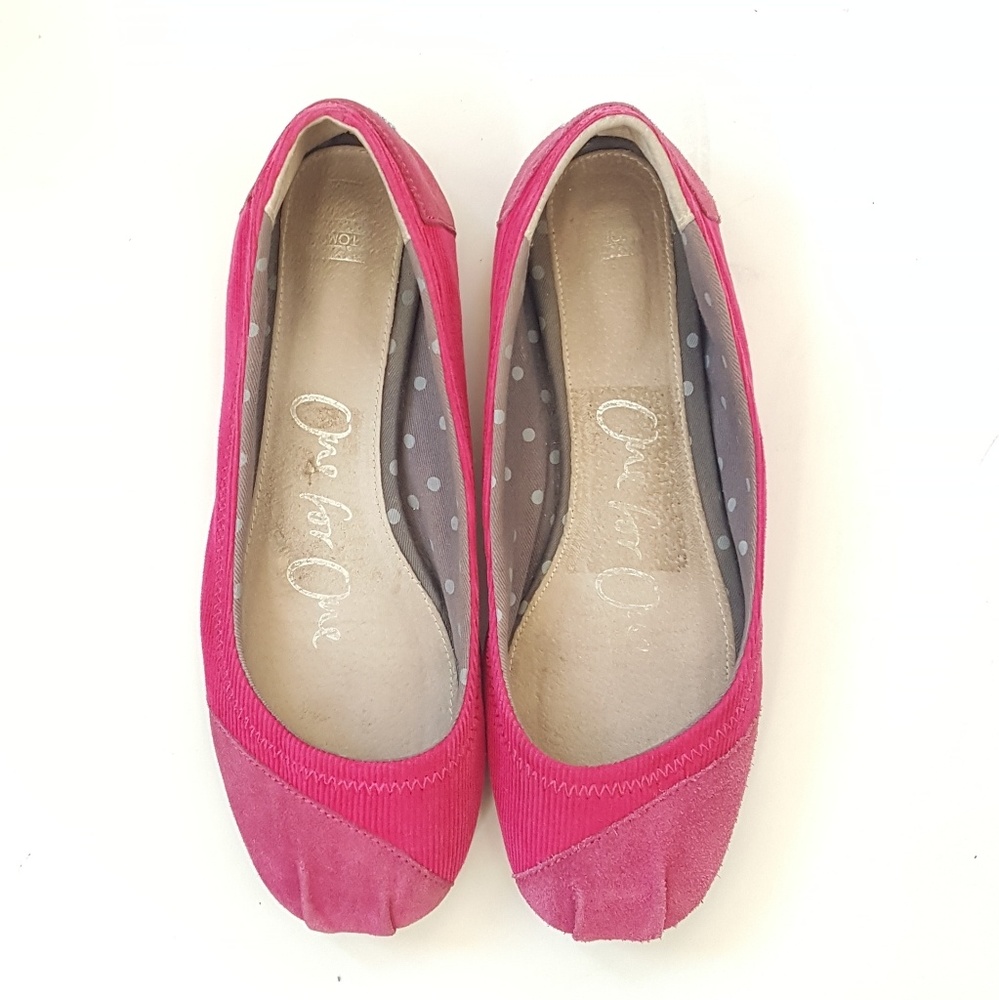 Toms women's shoes size 6.5, pink flats.